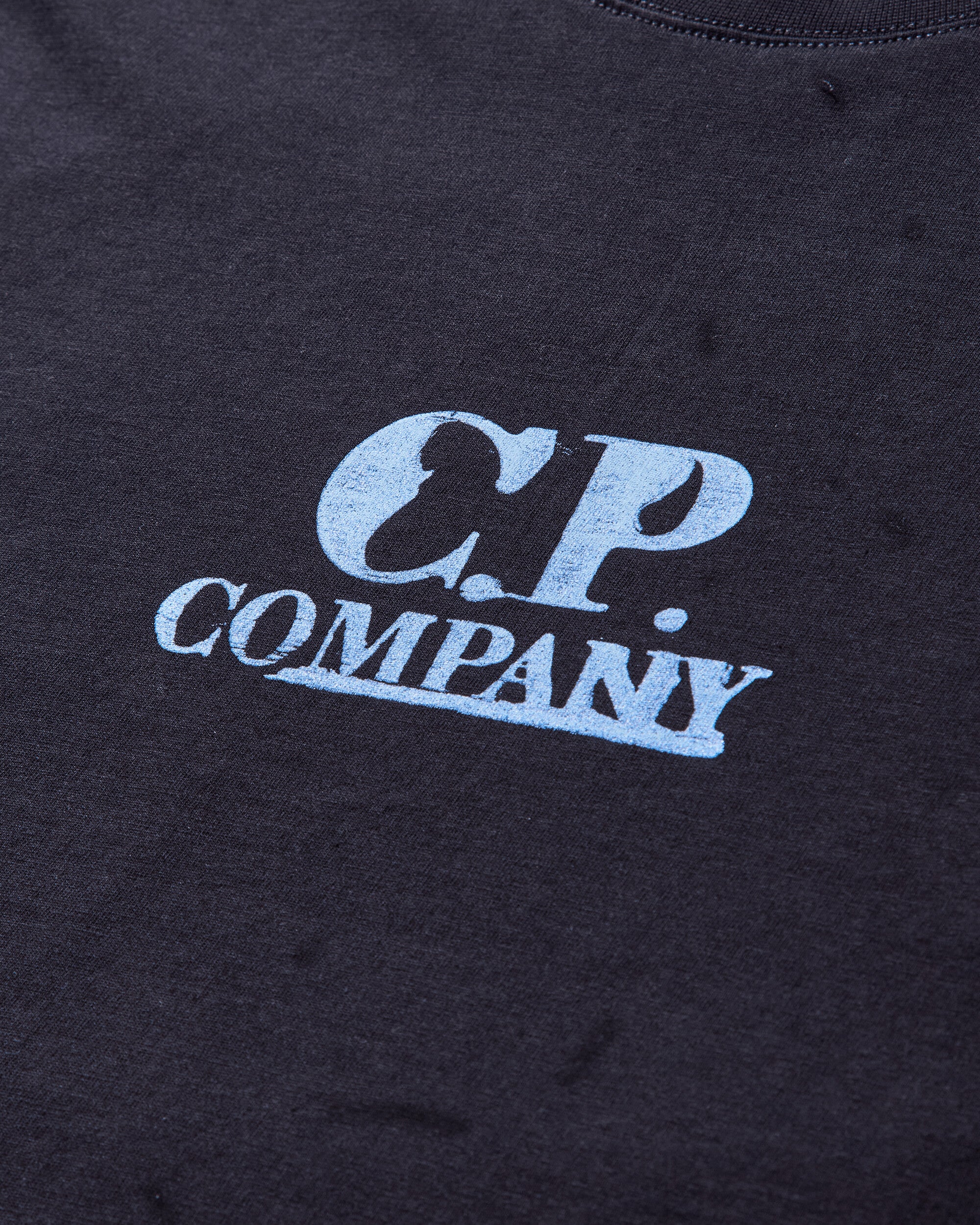 C.P. Company 30/1 Jersey Graphic Logo T-Shirt Total Eclipse T-Shirts Shortsleeve 18CMTS143A-006586W 888