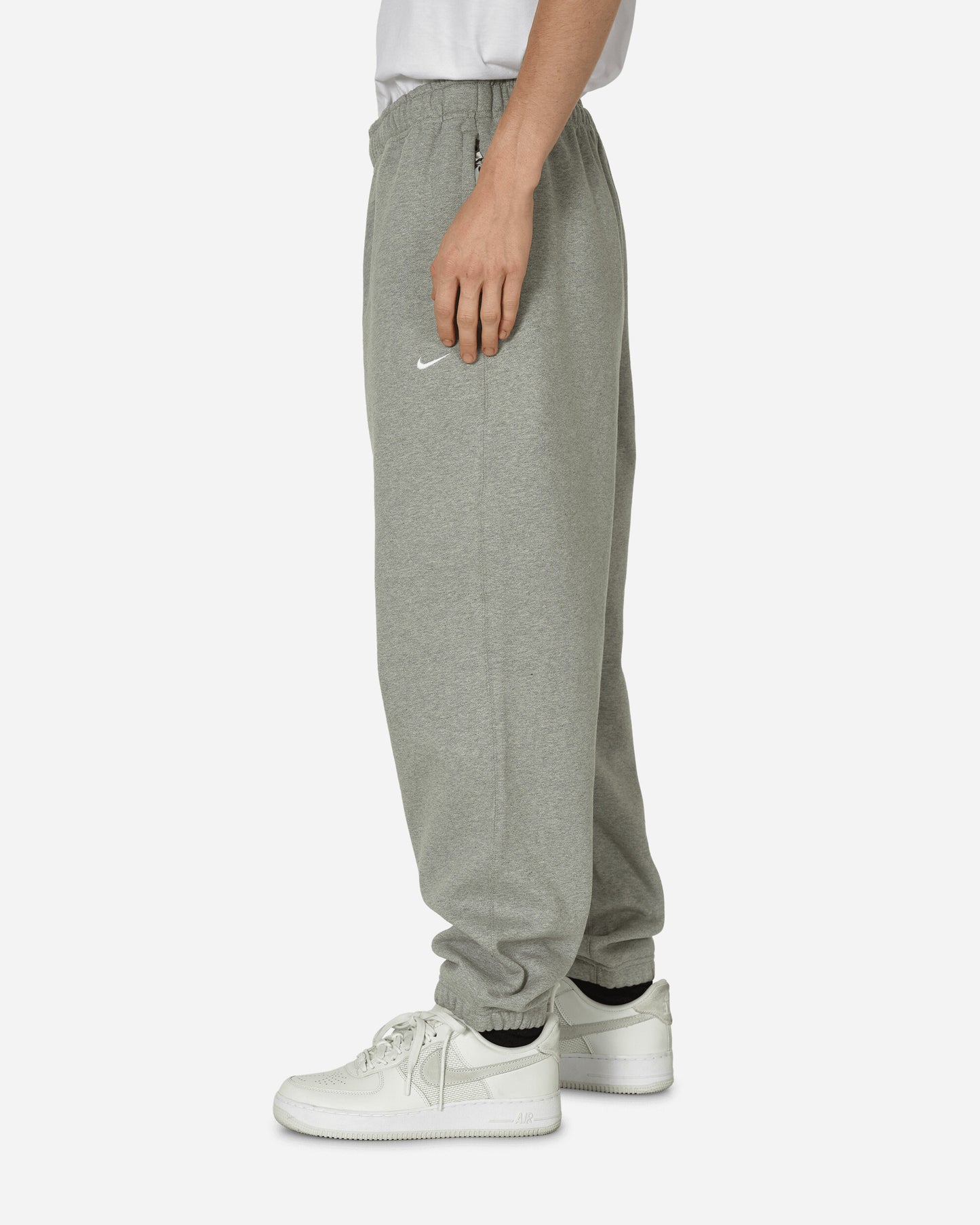 Nike M Nk Solo Swsh Flc Cf Pant Dk Grey Heather/White Pants Sweatpants DX1364-063